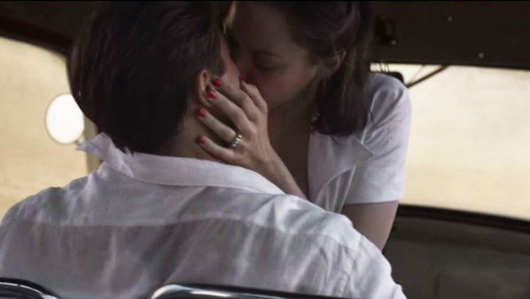 Anjelina və Bred Pittin ayrılmasına səbəb olan öpücük - VİDEO