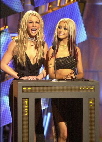 Vaxtilə Britni Spirsin əsas rəqibi olan Agilera kökəlib bu hala qaldı - FOTO