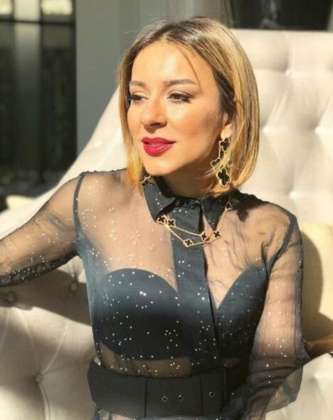 Açıq-saçıq geyimləri ilə 2019-cu ilə "damğa vuran" şou əhli - FOTO