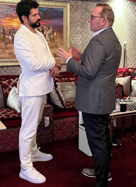 Burakdan tənqidlərə cavab