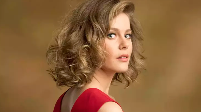 Burcu Biricik hamilədir