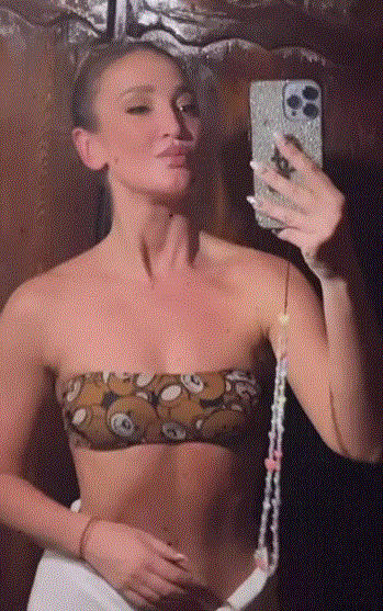 Hamamdan şəklini paylaşıb bu sözləri yazdı - FOTO