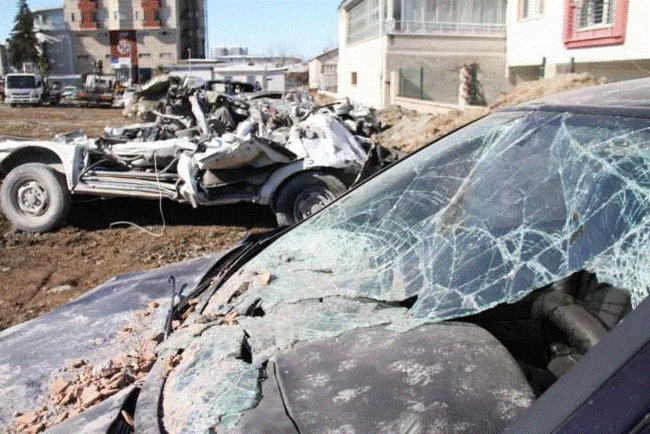 Dağıntılardan çıxarılan avtomobillərin son halı - FOTOLAR