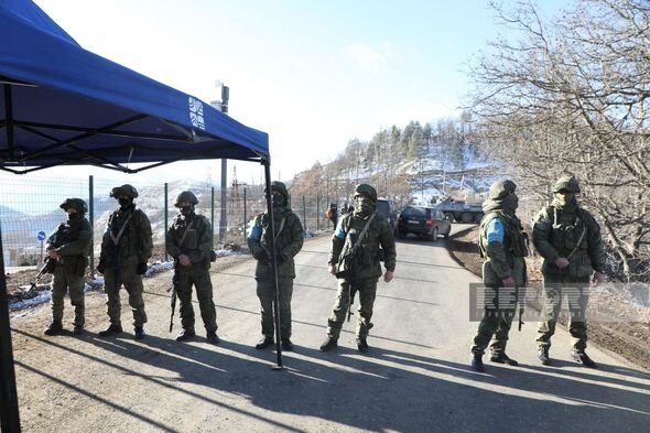 Azərbaycanlı etirazçıların qarşısına çıxan sülhməramlıların polkovniki sərxoş imiş - YENİLƏNİB + VİDEO