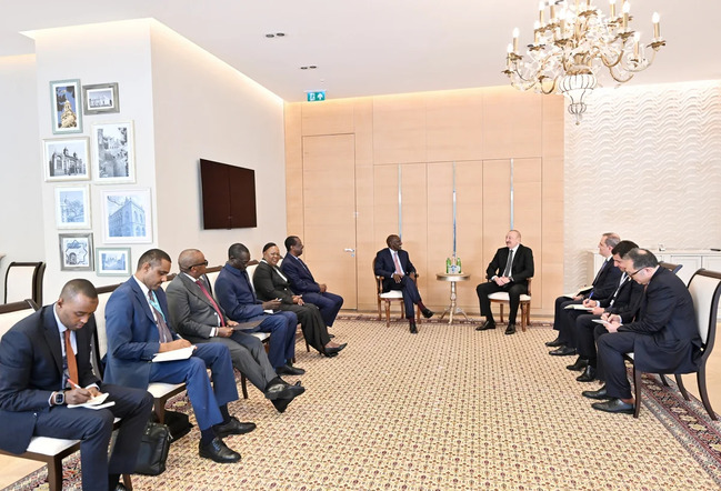 İlham Əliyev Keniya Prezidenti Uillyam Samoei Ruto ilə görüşüb - FOTO
