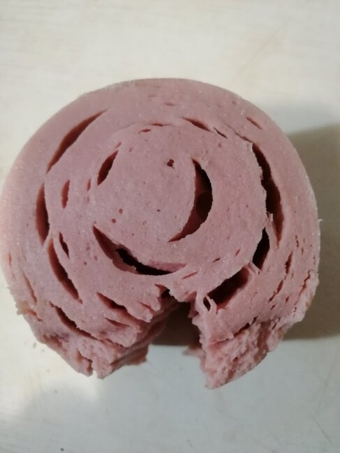 EHTİYATLI OLUN! - Bu kolbasa partlayır - FOTOLAR