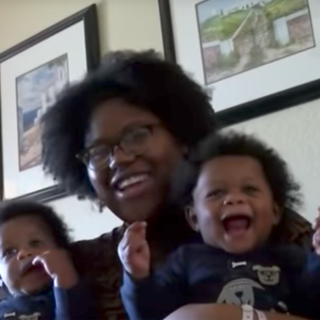 Bir ildə İKİ DƏFƏ əkiz uşaq doğdu - FOTO-VİDEO