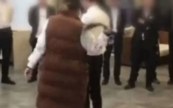 Sidik içirdir, böcək və nəcis yedirdirlər - bu ölkənin cəza üsulları ŞOKA SALIR - FOTO