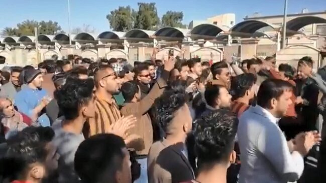 İran etirazları zamanı diqqət çəkən GÖRÜNTÜ - FOTO-VİDEO