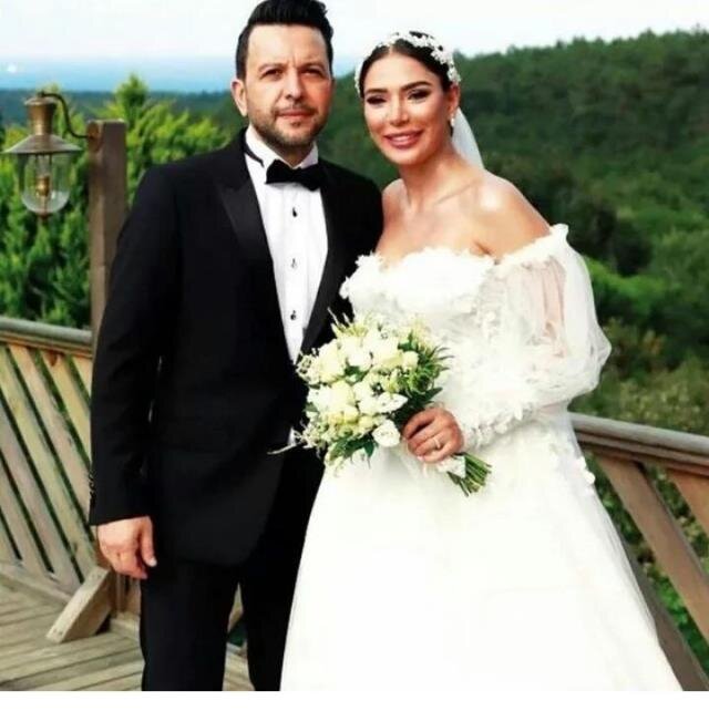 3 aylıq hamilə olan iranlı pərəstişkarı ilə evlənən Nihat oğlunun üzünü göstərdi - FOTO