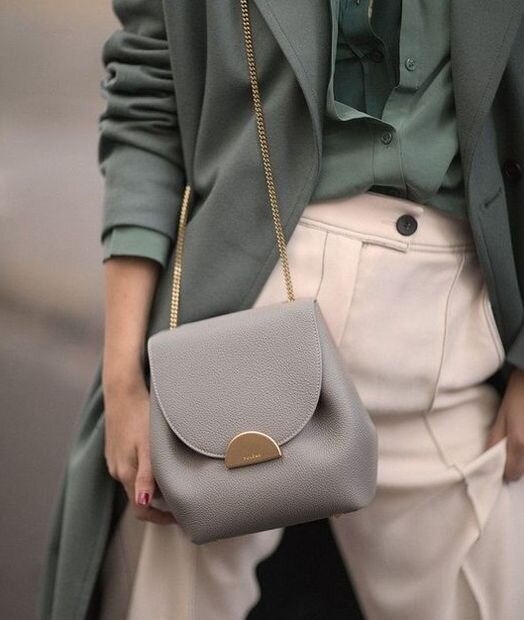 Bu aksessuarlar sizi daha gənc göstərəcək