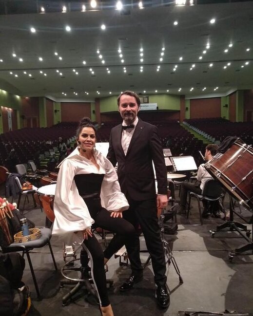 Məşhur aktrisa 13 illik sevgilisi ilə gizli evləndi