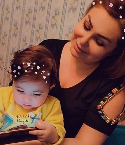 Könül Kərimova nəvəsi ilə - FOTO