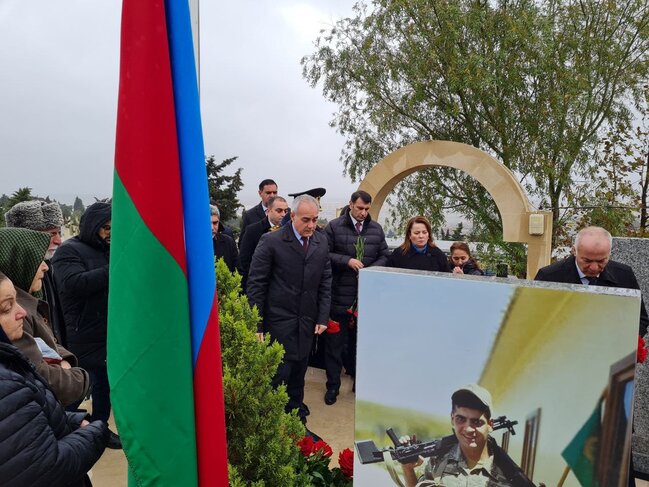 Cəsur Döyüşçünün dəfnindən 2 il keçir - FOTO