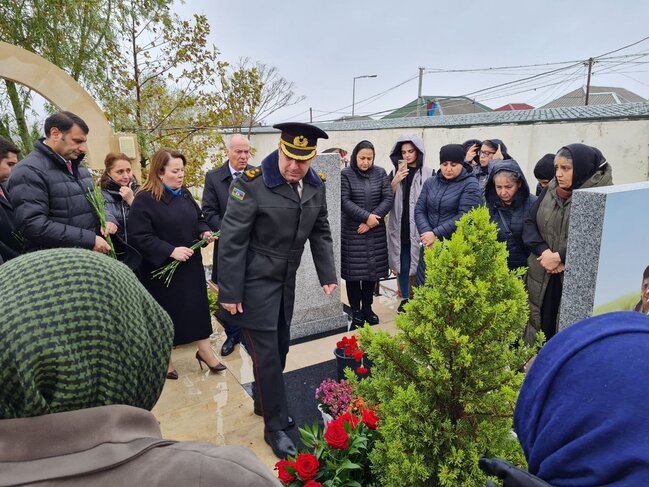 Cəsur Döyüşçünün dəfnindən 2 il keçir - FOTO