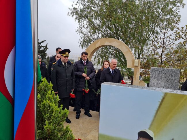 Cəsur Döyüşçünün dəfnindən 2 il keçir - FOTO