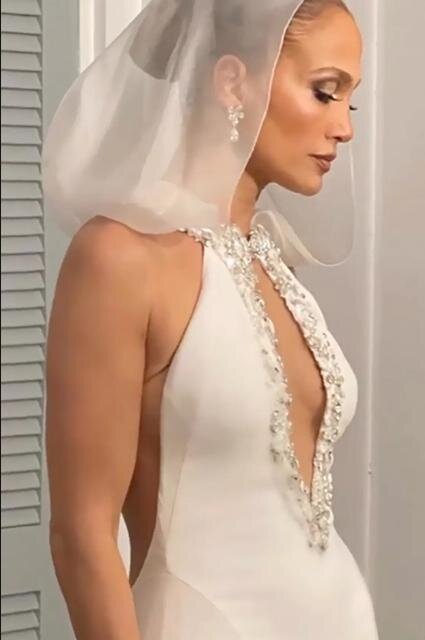 CeyLonun toyunda geyindiyi 3 fərqli gəlinlik - Fotolar