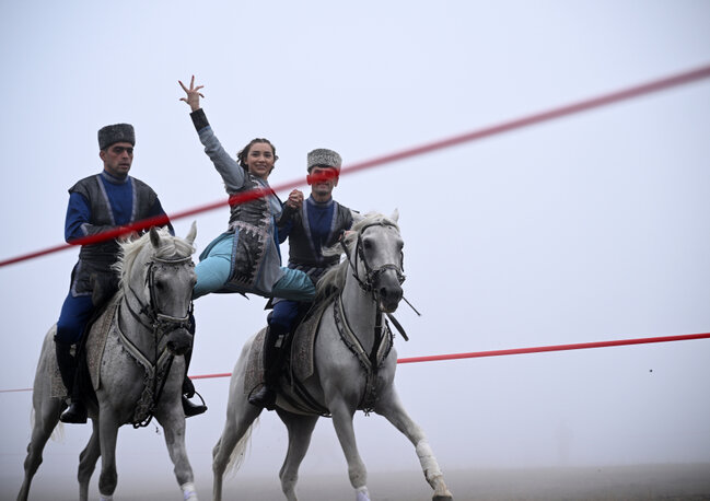 Cıdır düzündə Qarabağ atlarının şousunu izlədilər - Fotolar