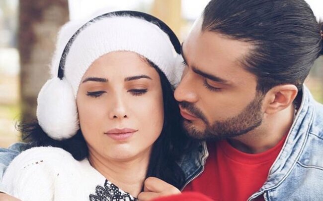 Məşhur aktyordan sevgilisi və ailəsi ilə SƏMİMİ FOTO