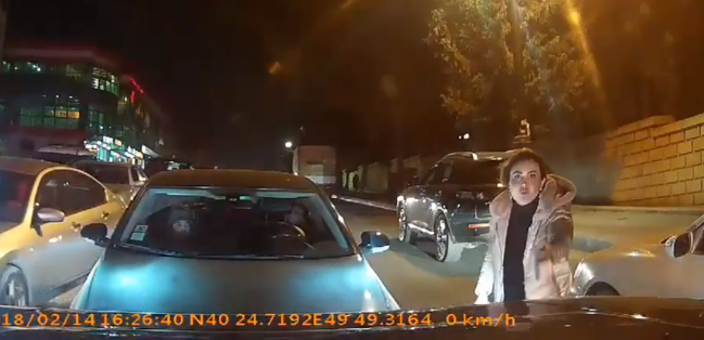 "Protiv" gedən xanım sürücüyə cərimə yazıldı – VİDEO