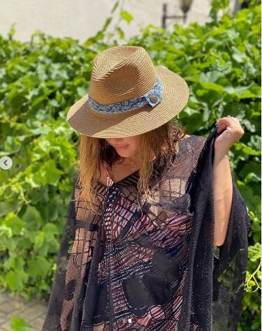 Zümrüd "kupalnik"də FOTOLARINI yayıb, şərhi bağladı