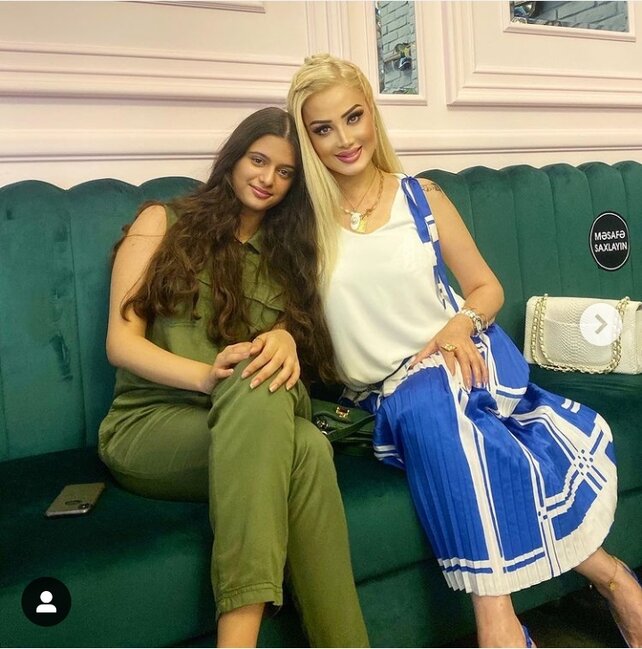 Məleykə Əsədova qızı ilə YENİ FOTO