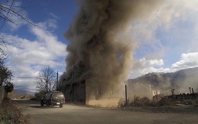 Ermənilər unitazdan sonra dam örtüklərini də söküb aparırlar - FOTOLAR