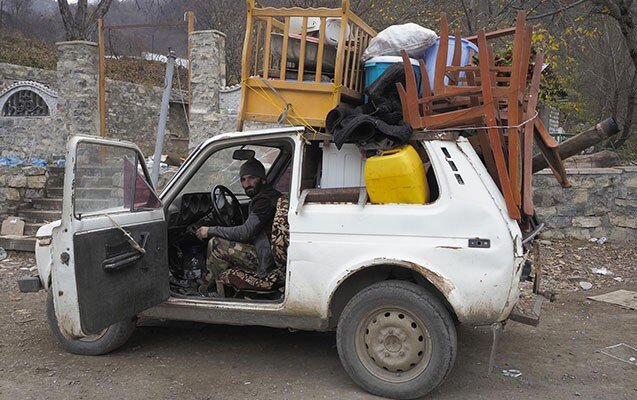 Ermənilər unitazdan sonra dam örtüklərini də söküb aparırlar - FOTOLAR