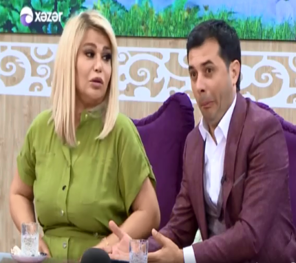 Azərbaycanlı müğənni təyyarədə stüardessa ilə cinsi əlaqədə oldu - ŞOK OLAY - FOTO
