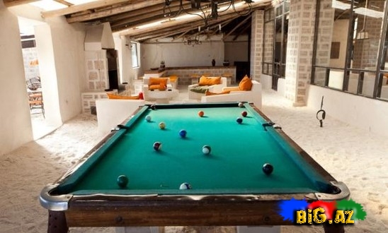 Burada divarları yalamaq olmaz - FOTO