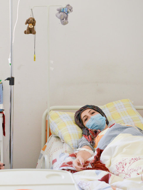 2 gün ömrü qalan xərçəng xəstəsindən ÜRƏKDAĞLAYAN SÖZLƏR: "Dedi ki, sən saçsız da..." - VİDEO