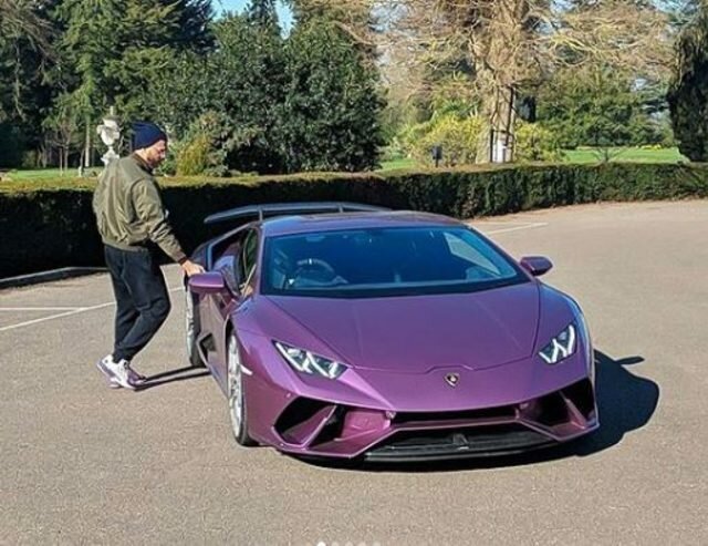 ŞOK! Küçəyə atılan maşının 500 min dollar dəyəri var - FOTOLAR