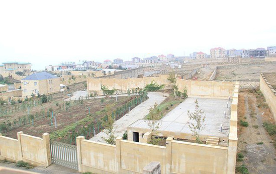 Eldar Mahmudov bağında dünyasını dəyişib - EVİNDƏN FOTOLAR