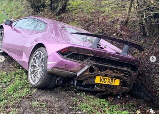 ŞOK! Küçəyə atılan maşının 500 min dollar dəyəri var - FOTOLAR