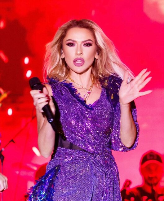 Hadisə Bakıya gəlir.