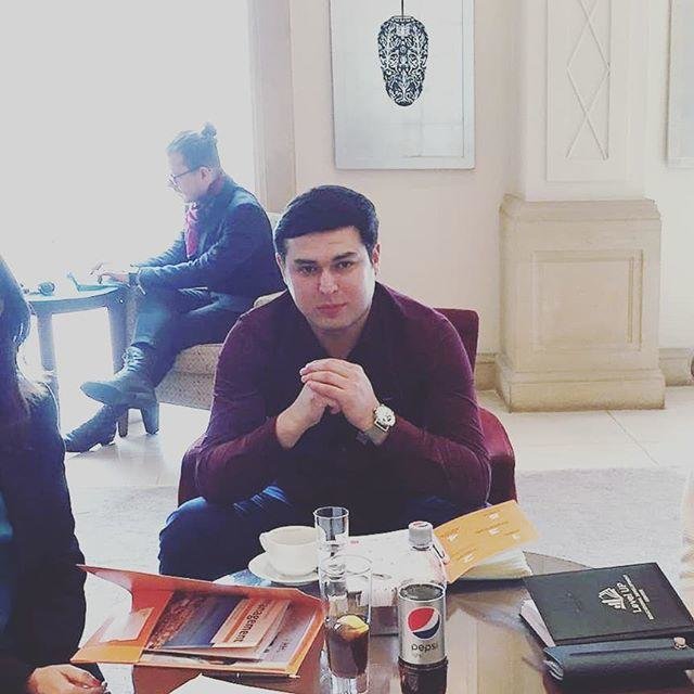 Azərbaycanlı "Xaricdə təhsil" adıyla yüzlərlə adamın pulunu və sənədlərini götürüb ABŞ-a qaçdı