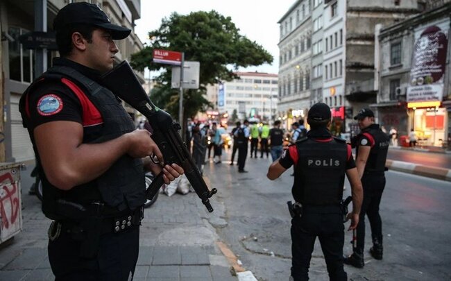 İstanbulda PKK əməliyyatı zamanı 9 terrorçu yaxalanıb