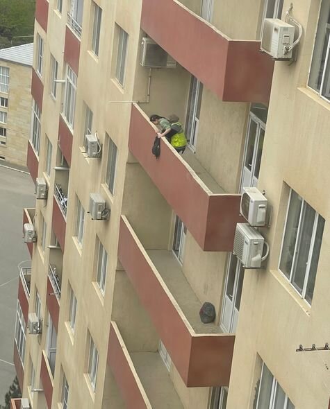 Özünü binadan atan məktəbli qız ilə bağlı ağlasığmaz İDDİALAR - FOTO