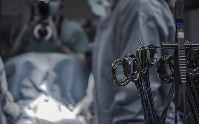 Robot cərrah sidik kisəsinin ilk transplantasiyasını həyata keçirəcək