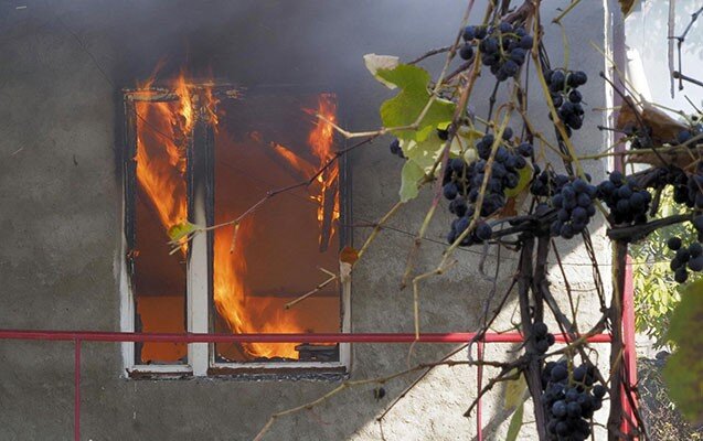 Ermənilər unitazdan sonra dam örtüklərini də söküb aparırlar - FOTOLAR