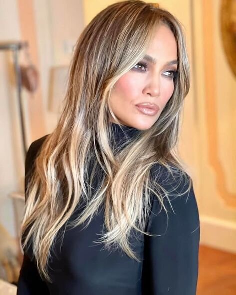 Pop diva libası ilə diqqət mərkəzində - FOTO