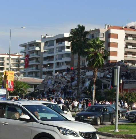 İzmirdə güclü ZƏLZƏLƏ OLDU, azı bir bina çöküb - VİDEO
