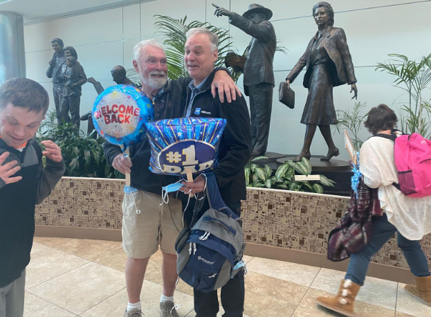 Ata 57 il öncə övladlığa verilən oğlu ilə ilk dəfə BELƏ GÖRÜŞDÜ - FOTO-VİDEO