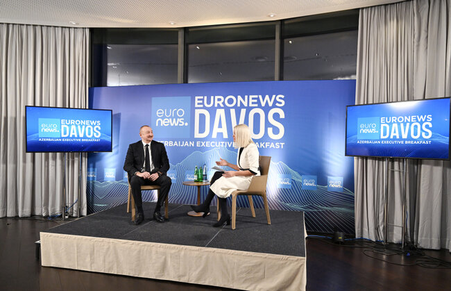 Prezident Davosda "Euronews"a müsahibə verdi - Fotolar