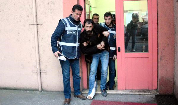 19 yaşlı qız dayısı ilə birləşdi, ev təmizliyi adı ilə görün nəyə əl atdı - FOTO