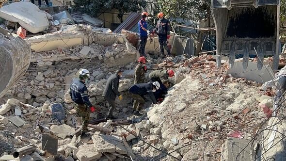 Azərbaycan xilasediciləri Kahramanmaraş və Hatayda axtarış-xilasetmə əməliyyatını davam etdirir – FOTO/VİDEO