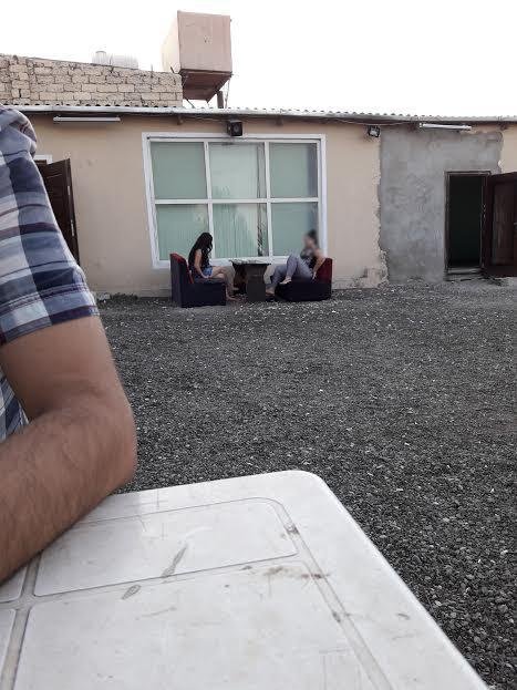 Bakıda 25 manatlıq fahişə yanına qaçan "dindarlar" ifşa olundu- FOTOLAR
