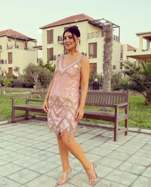 Məşhur azərbaycanlı müğənni görünüşü ilə HEYRAN ETDİ - FOTO