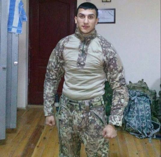 Şəhid Emin Bağırovun ailəsi hazırda bu evdə yaşayır - ÖZƏL FOTOLAR