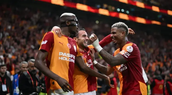 Türkiyə Super Liqası: "Qalatasaray" "Fənərbağça"nı məğlub etdi